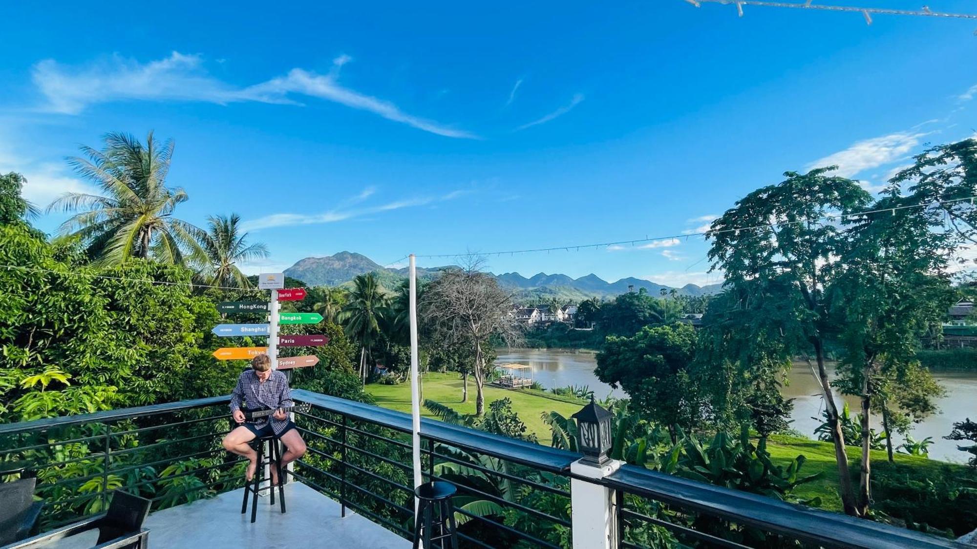 Meet Sunset Hostel Luangprabang Exteriör bild